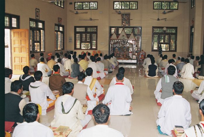 Vedic Life Foundation Pandits in the new yagya hall, 2008